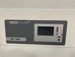 1 Giant High-Frequency-Charger (Snellader) IP54 48V/300A + transportkast ADV1049 | Overige | Diversen