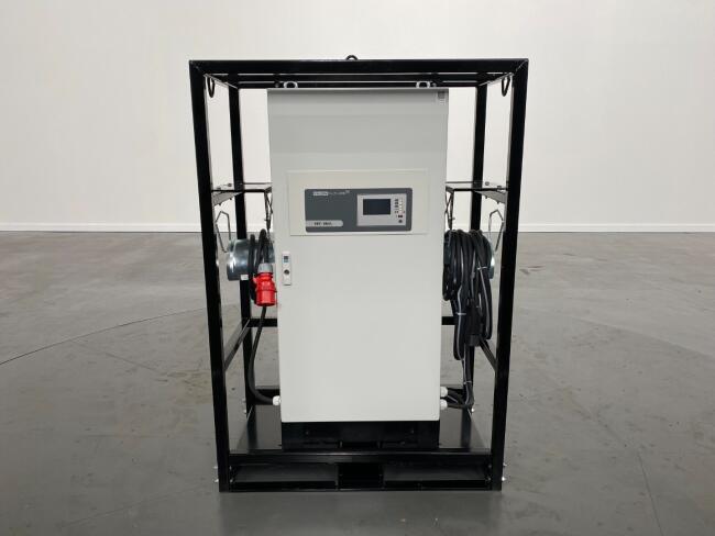 1 Giant High-Frequency-Charger (Snellader) IP54 48V/300A + transportkast VK9161 | Overige | Diversen