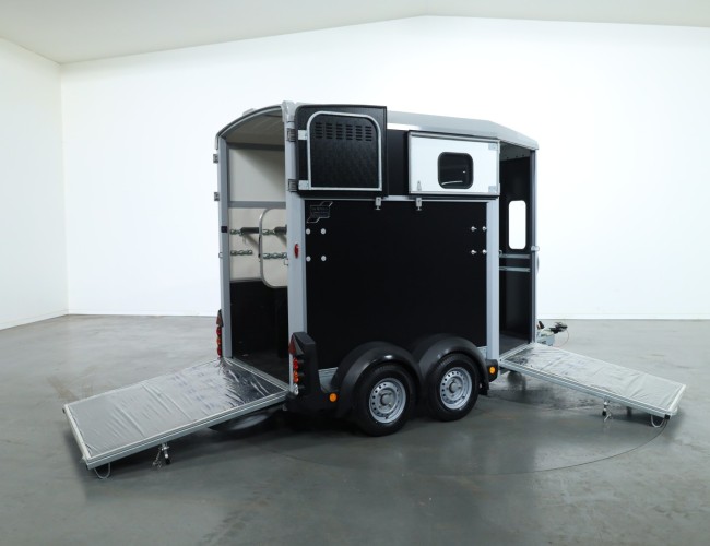 2025 Ifor Williams HB506 Paardentrailer 2 paards (zwart) VT776 | Aanhangwagen | Paardentrailer