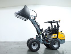 1 Tobroco Giant Hoogkipbak 140cm GA300 740ltr DV1306 | Aanbouwdelen | Shovel / Loader bakken