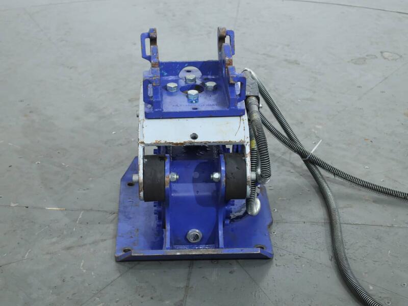 2025 Saes HST007 RM CW05 Trilblok Minigraver VK11092 | Aanbouwdelen | Trilblok