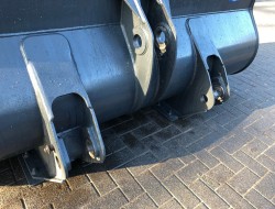 2014 Volvo Closed bucket 250 cm, Pin connection L60 G DV683 | Aanbouwdelen | Shovel / Loader bakken